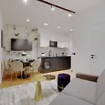 Authentic Apartment - 2Br - 6P - Moulin Rouge